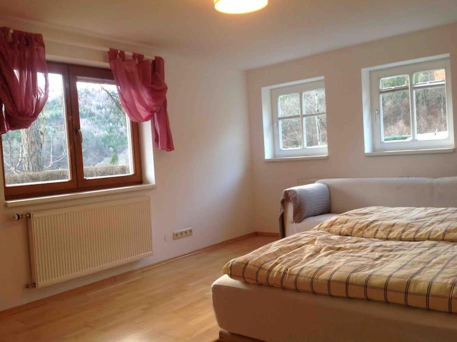 Charmantes Landhaus Mit Garten Und Traumhaftem Fernblick Thal  ภายนอก รูปภาพ